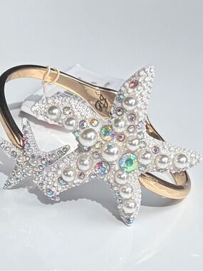 New Betsey Johnson Starfish HInged Bangle Bracelet